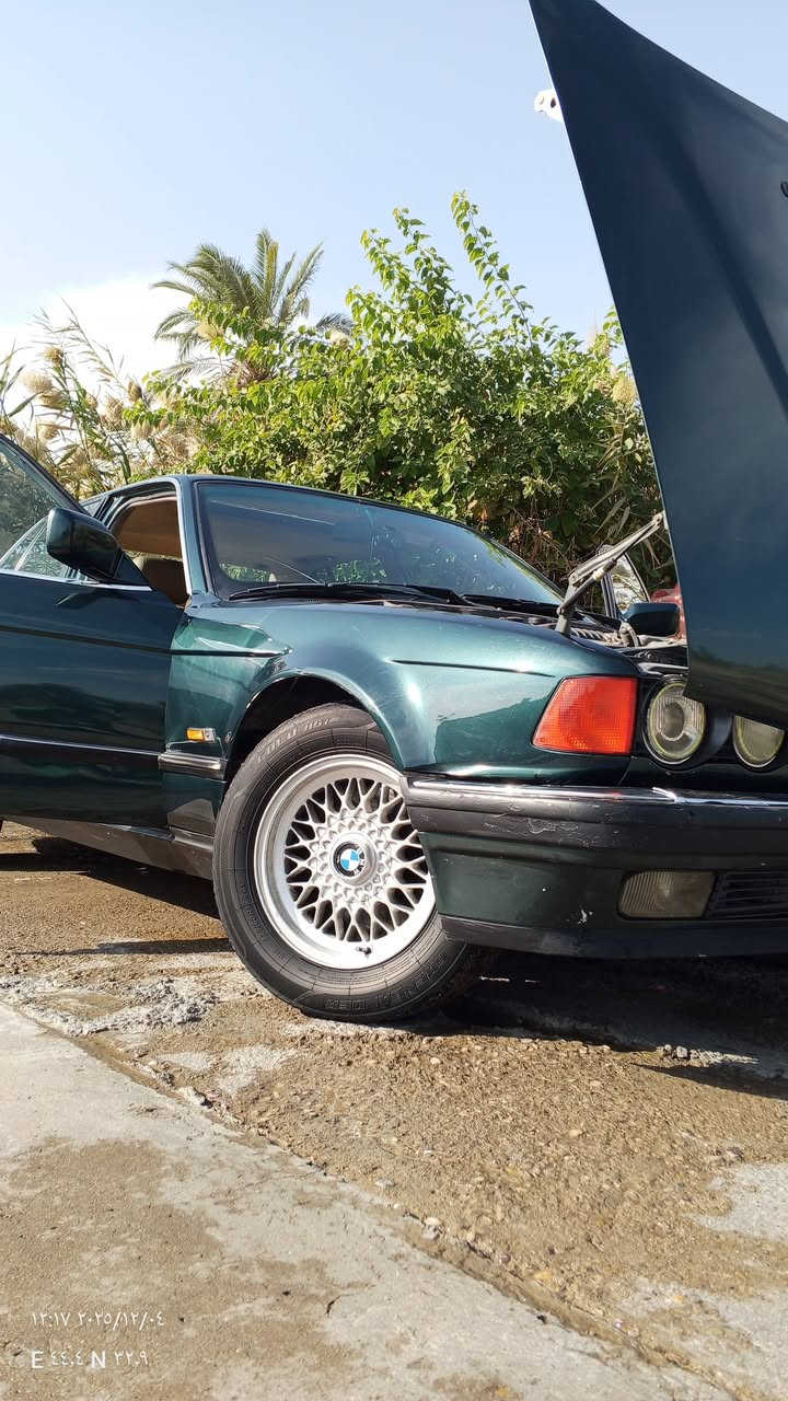 اسلام عليكم   (BMW735)
فول مواصفات موديل 91 باسمي رقم بغداد
 فتحه شغاله طكتين
جام 4 شغالات داخل جلد دبل جكمجه 
حداديه خلفيه اكسل رياضي ابو القفل 100/100
 حداديه اماميه 70/100
كير ومكينه مكفوله 
تثبيت سرعه رقم السري شغال 
كل الكهربائيات شغاله 
صبغ جماليه بدون حادث تبريد شغال 
كامرات امامي خلفي كشنات كهربائيه 
سماعات ستيريو مع نشره 

............. السعر 65 وبيها مجال 
العنوان بابل اسكندريه! 
*********** اتصال او واتساب 
*********** اتصال او واتساب
