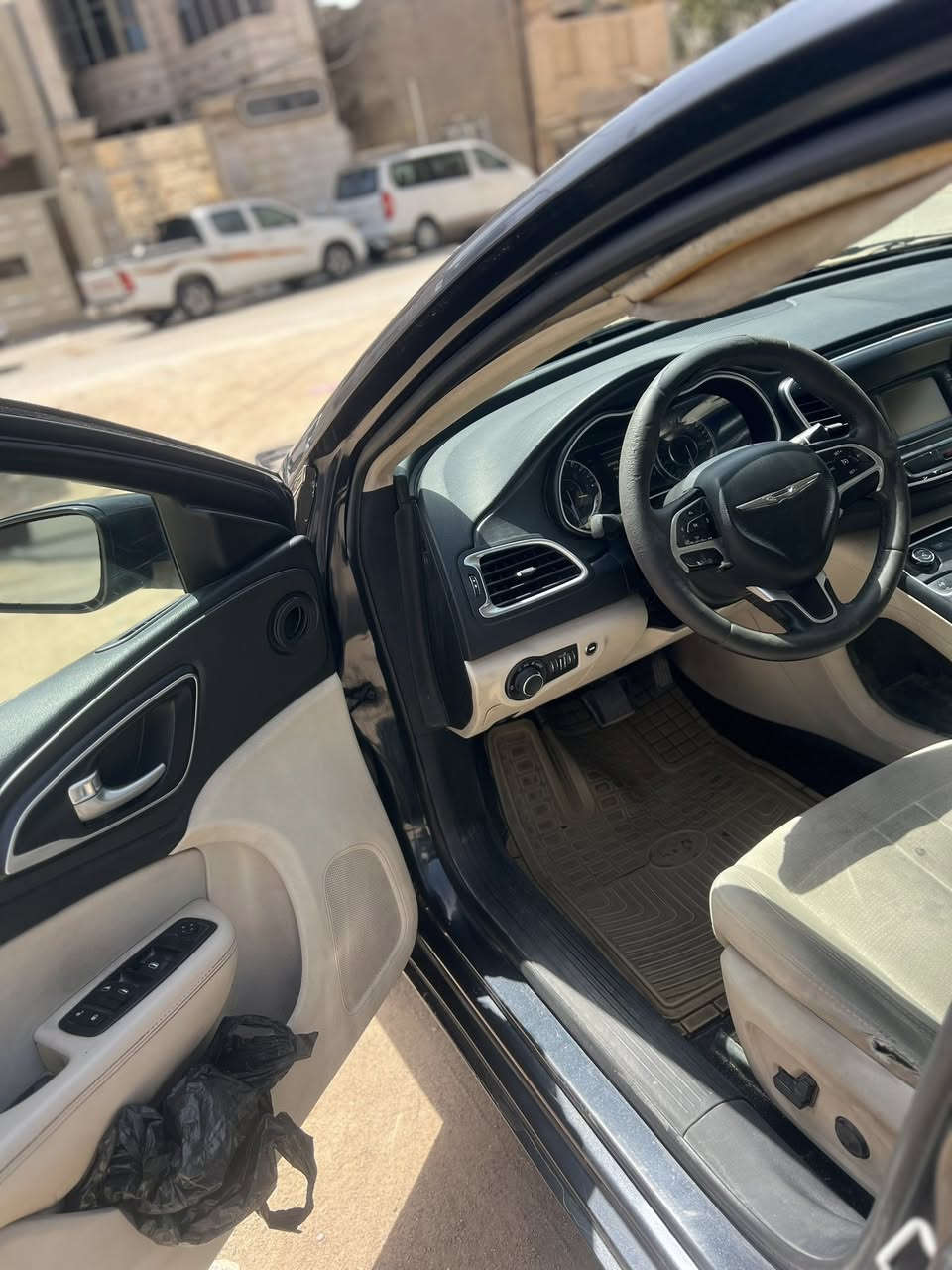 سلام عليكم
كلايسلر c200 
مديل 2016
4 سلندر 
السعر 87$
اي استفسار تصل عل رقم 
***********
