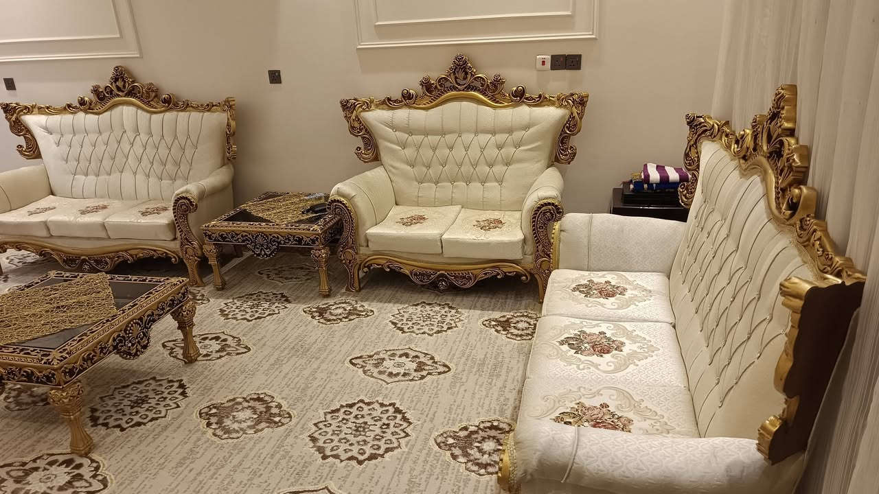 تخم ونص  15 مقعد نضيف جدا مع طبلات 2 كبار و2 صفار
السعر 850
***********
