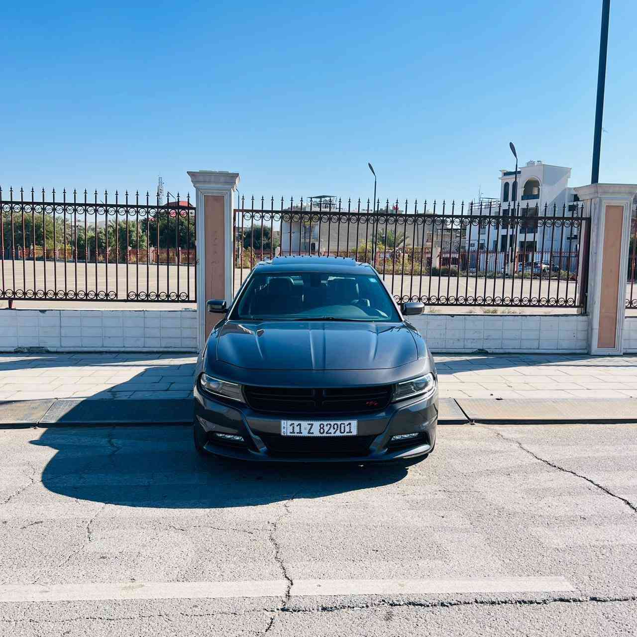 جارجر 2022 امريكي 
SXT فول الفول 
6 سلندر 
حادث جاملغ وبنيد 
ماشيه 66mi
فتحه 
بصمه 
كشنات جلد 
تدفئه تبريد بل كشنات 
استيرن تدفئه 
كشنات كهرباء 
حساس خلفي 
قطعتين تبريد 
كشن حضن 
ويل 20
تشغيل عن بعد 
وباقي المواصفات المعروفه 
السعر 219 وبيه مجال 
مكان السياره بغداد حي الجامعه 
☎️ ***********
