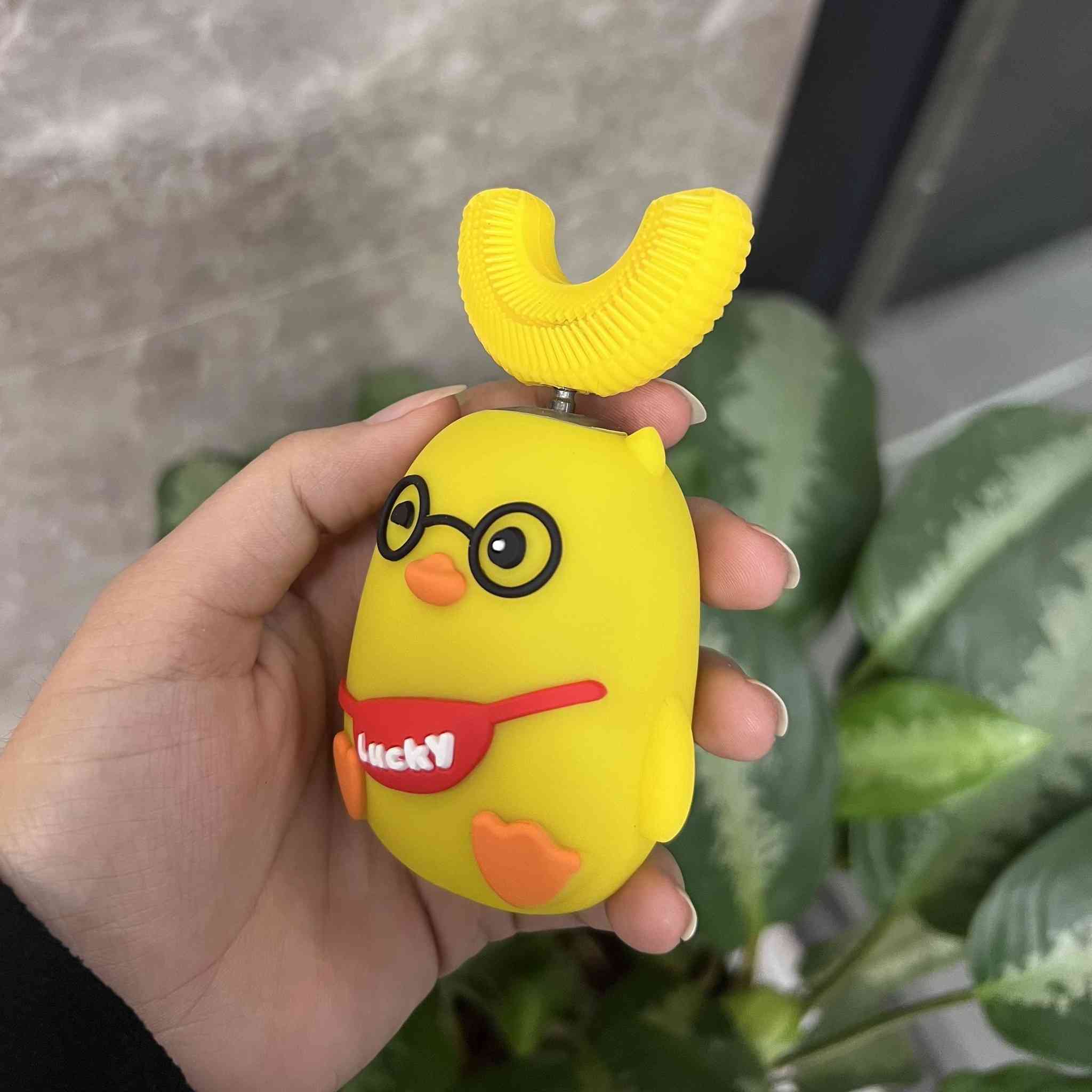 فرشاة أسنان كهربائية للأطفال Lucky Duck 🦆
تنظيف سهل وآمن بتصميم U المرح – مناسب لعمر 2 إلى 8 سنوات
🚚 توصيل إلى كافة محافظات العراق
⚡ الحق العرض الآن – الكمية محدودة!


**إذا كنت صاحب هذا الإعلان وتريد حذفه لأي سبب، رجاءا أرسل رسالة إلى الدعم الفني**