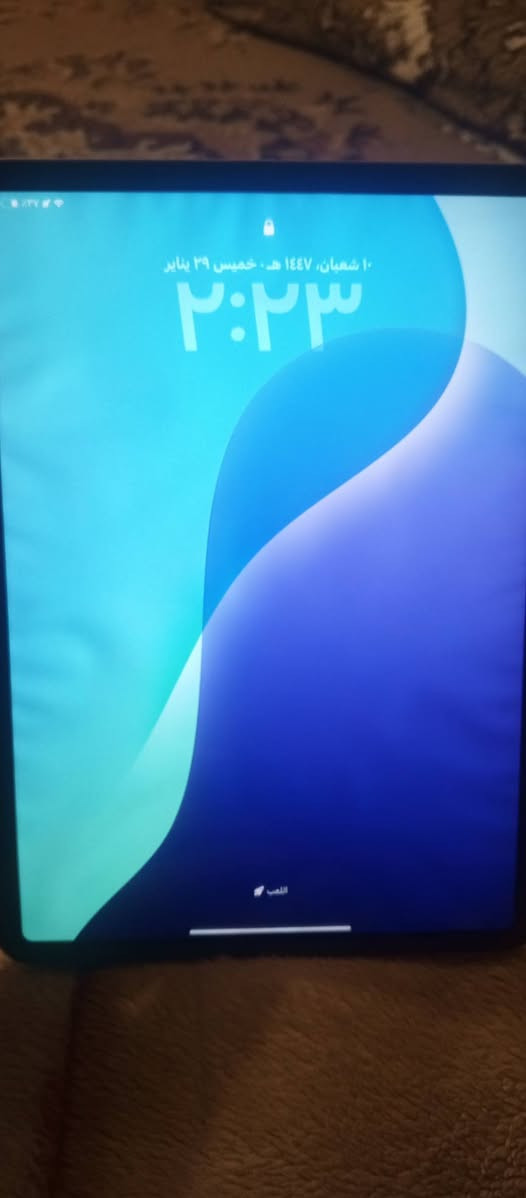 ايباد 11للبيع بطاريه 90مستخدم فقط للدراسه فول نضافه السعر 600ولي شراي منتخارب اني ويا مكاني خمسه كيلو ***********
