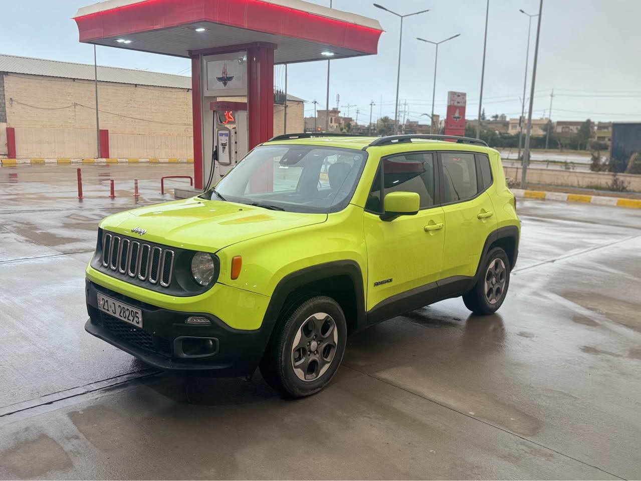 جيب رنكيد 2017 لون مميز 

سعرها 109 $ وبيها مجال

بيها ٣ قطع صبغ جاملغ سكن و بابين سكن

گير و محرك ابشرط مامفتوح بدون صوت بدون بخار

رقم و سنويه جديد مكاني كركوك 

رقم موبايل. *********** خابر و تدلل كركوك, العراق
