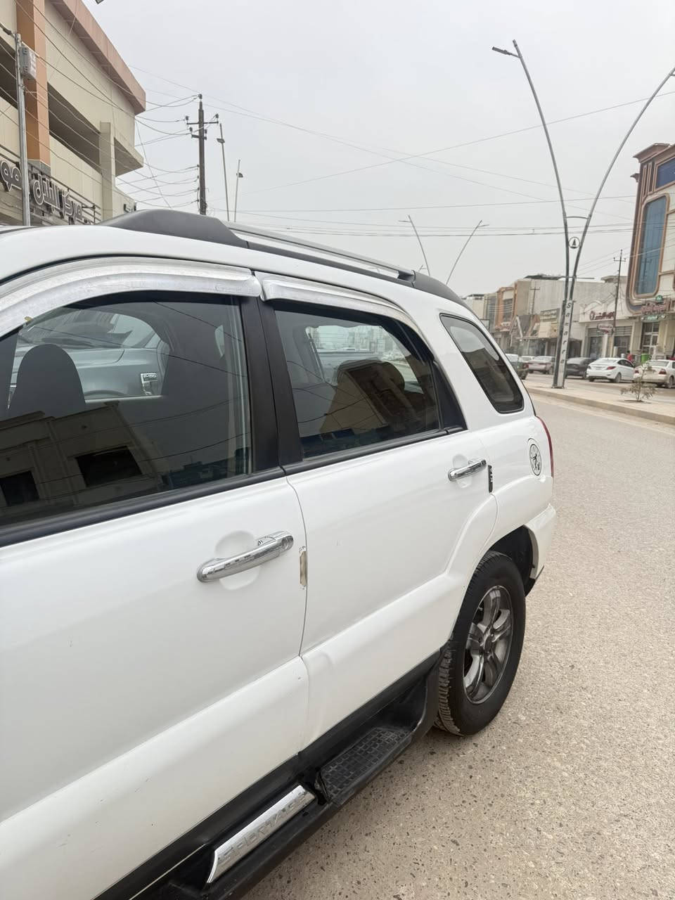 السلام عليكم سبورتج 2010 
السياره بأسمي مثل ما موضحه بالصورة 
نضافتها ماشاء الله السيارة ماشيه 169,000 كيلو 
محررك مبدل جديد  قبل 10 ايام 
تايرات جديدة السيارة كلش حلوة 
وبأسمي 
واتساب او اتصال 
***********
