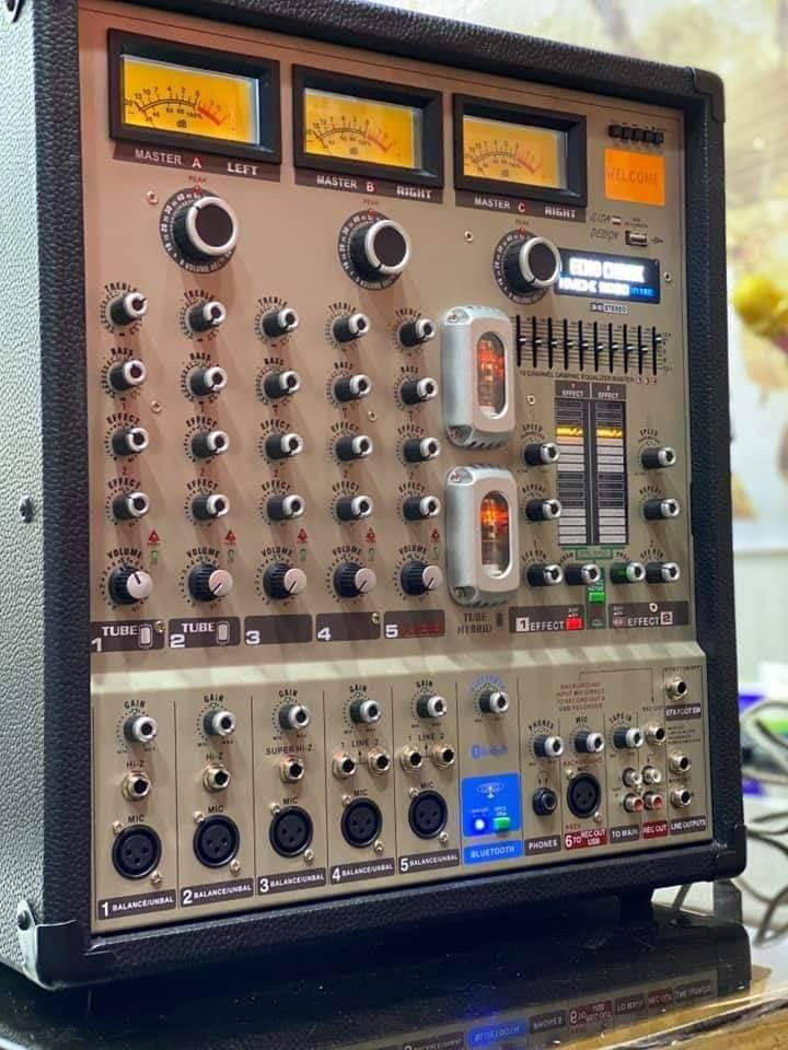 جهاز 9090 للبيع اصلي جديد مكفول وضمان
السعر خاص 
***********
