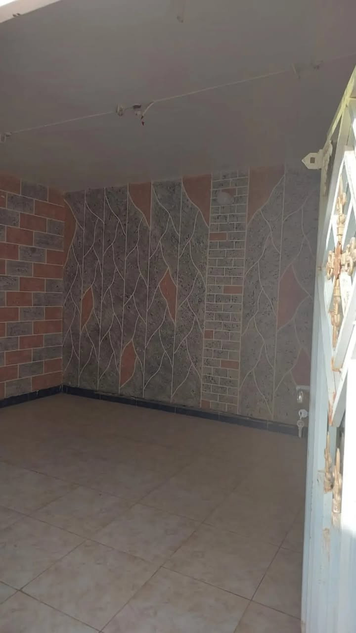 السلام عليكم يوجد دار للبيع فقط في محافظة واسط الكوت منطقة العزه الجديده مقابل جسر الكريميه بالقرب من موكب ستار ربيح المساحه ١٣٢ م الاتصال على الارقام *********** و *********** لمعرفة باقي التفاصيل
