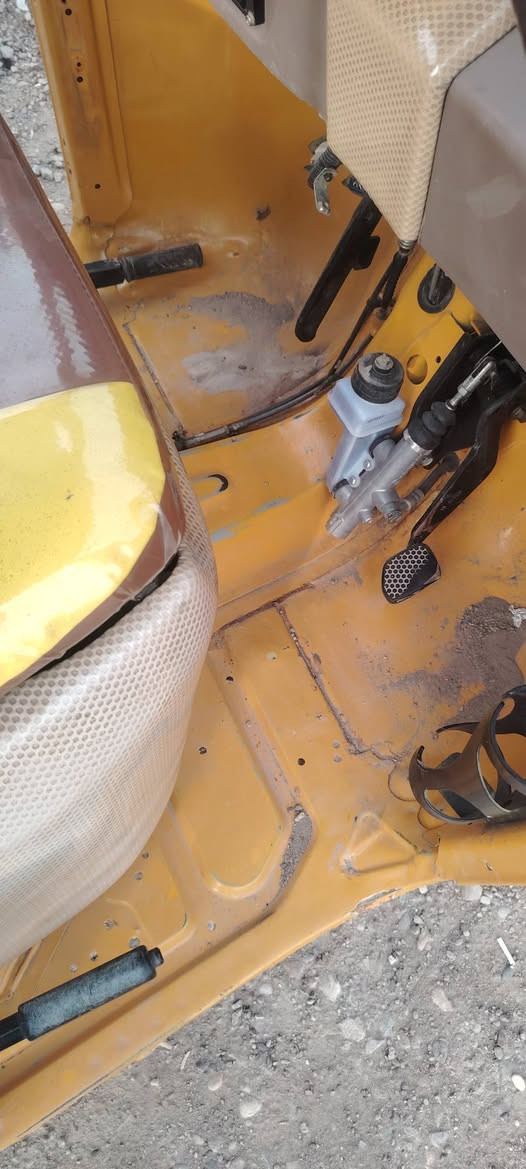 السلام عليكم تكتك موديل ٢١ شهر 9 تكتك محرك مشروك
وبيها صبغ تكتك 
سعر 6900
 وبيها مجال مكاني اشعب لاتصال 
***********
