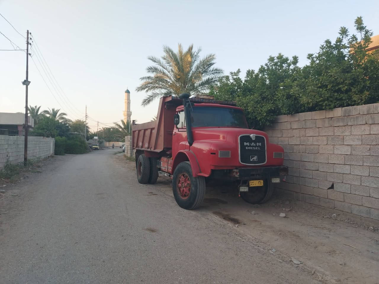 مان 81 رقم كربلاء  ساقطة السنوية باسمي السنوية تخم تاير جديد كير مكينة شاصي مكفول المحرك جديد المكان ديالى اتصل للاستفسار والسعر. ***********
