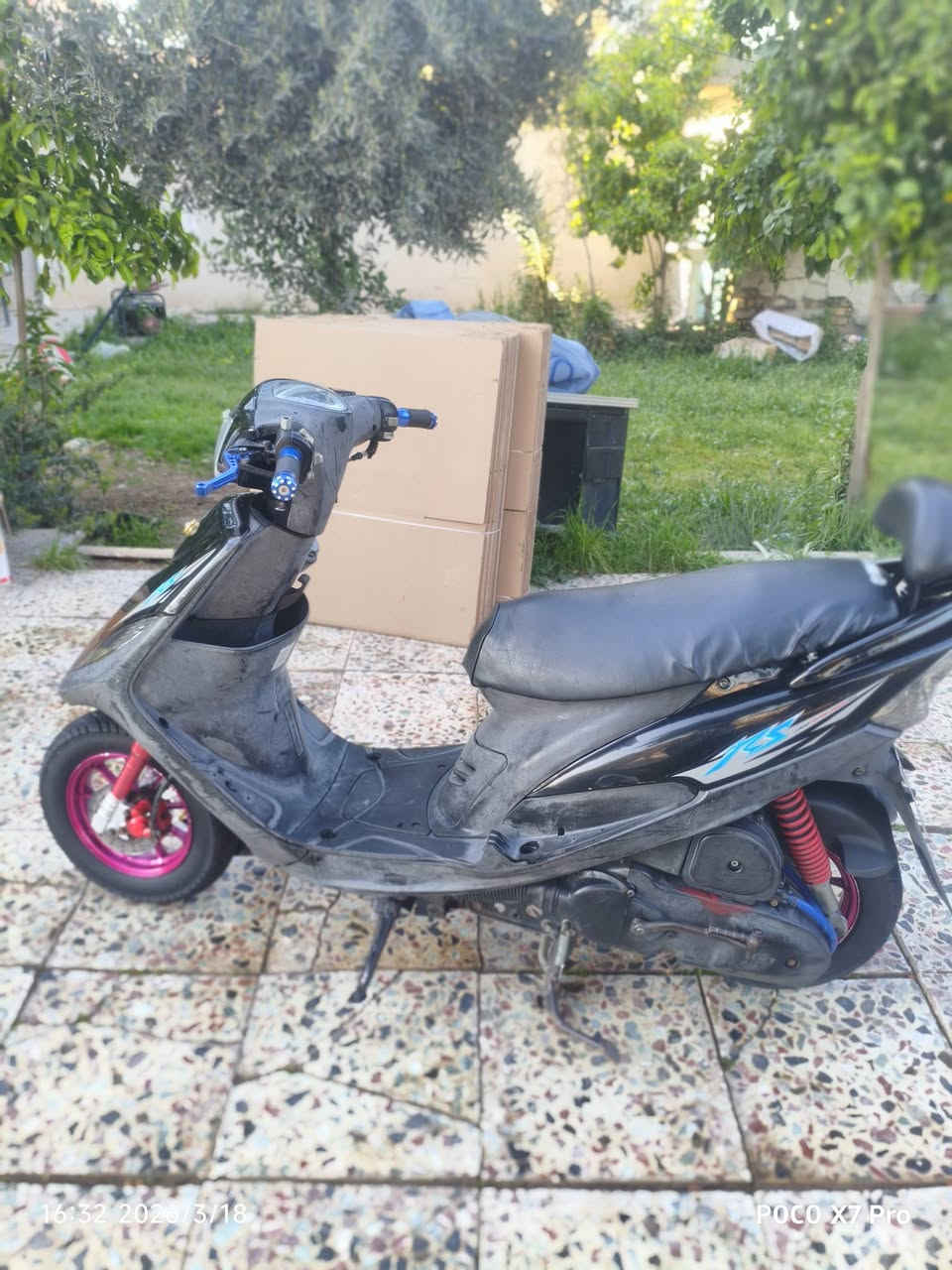 سلام عليكم 
اخوان ماكس عدله للبيع الدراجه طالعه رمبه بلاديه 49 
التزويد العليهة وياله وصدر وقطرة دهن وتجوة وقاعدة مالت الذيل ويدات وعضمات سكليتر السعر 950 اخوان اليدور نطايح لايطبلي رقمي ***********
