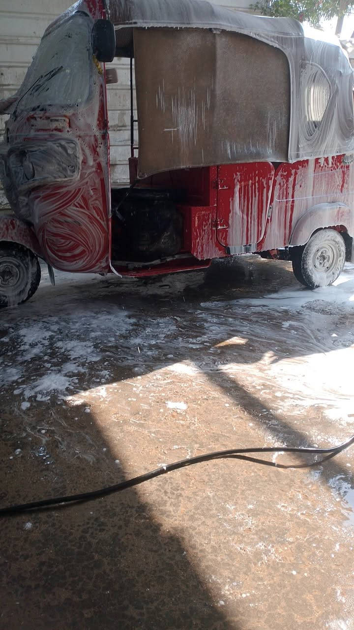 سلام وعليكم تكتك 22شهر ال10للبيع بيهة طخات مكينة مكفولة ماعدة كابريتر يرادلهة تنضيف السعر 8وربع وبيهة مجال رقم وسنوية مكاني بلشعب ***********
