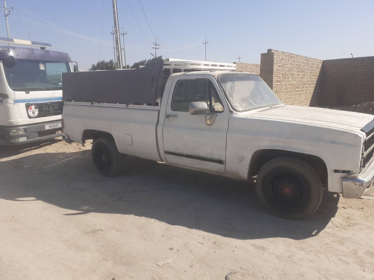 شوفر ليت موديل ٨١ مكينه ٦ سلندر بيه دخان كير عادي رقم صدامي صلاح الدين راعيهه بسامراء يحول او يسوي وكاله داكينهه حاسبه وغرامات ما مطلوبه السعر  15 ورقه من الاخير   اتصال على رقم ***********
