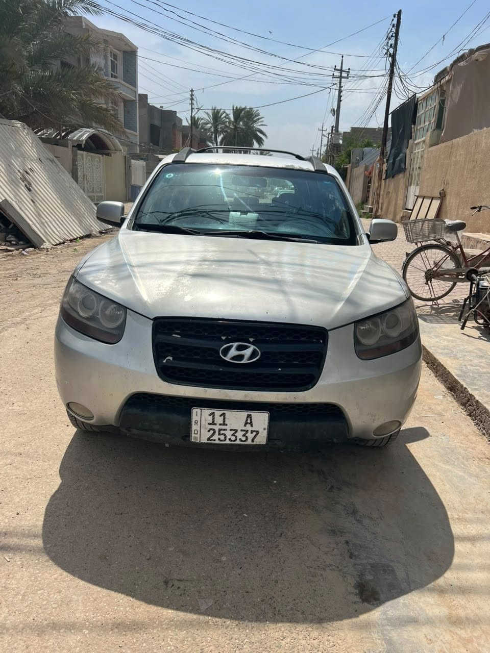 سنتافي ٢٠٠٨ ضررها قطعه وحده صبغ جاهزه كير مكينه تبريد صدر كلها جاهزه رقم بغداد الجديد دواخلها نظيفة مكينة ٦ سلندر ٢٧٠٠ خمسة راكب مكانها ديالى الخالص  
***********
