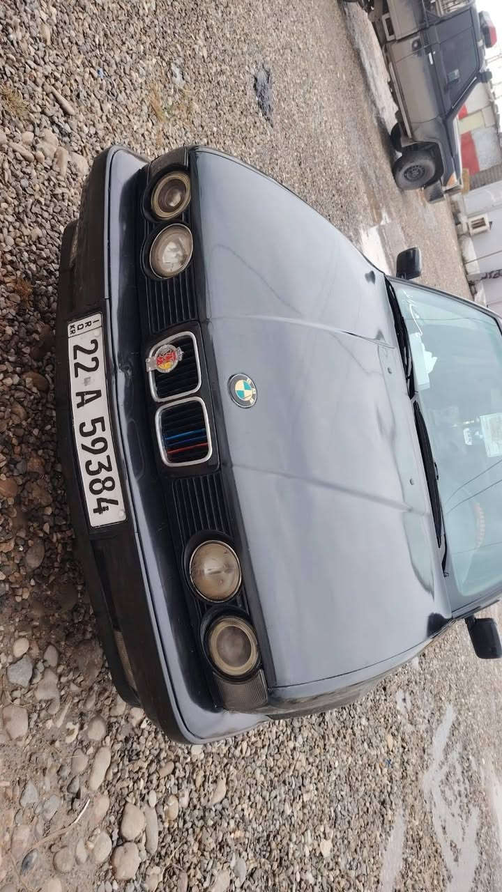 السلام عليكم سياره بئيم حجم ٥٢٥ موديل ٩٠  سنويه عظم ٢٠٣٠ شرط التحويل شرعي بالموصل   رقم أربيل مسطره جديد صبغ جماليه بدون ضرر حار بارد سياره جهازه محرك وكير شرط السعر ٥٥ بيها مجال قليل للاستفسار الاتصال على الرقم ***********
