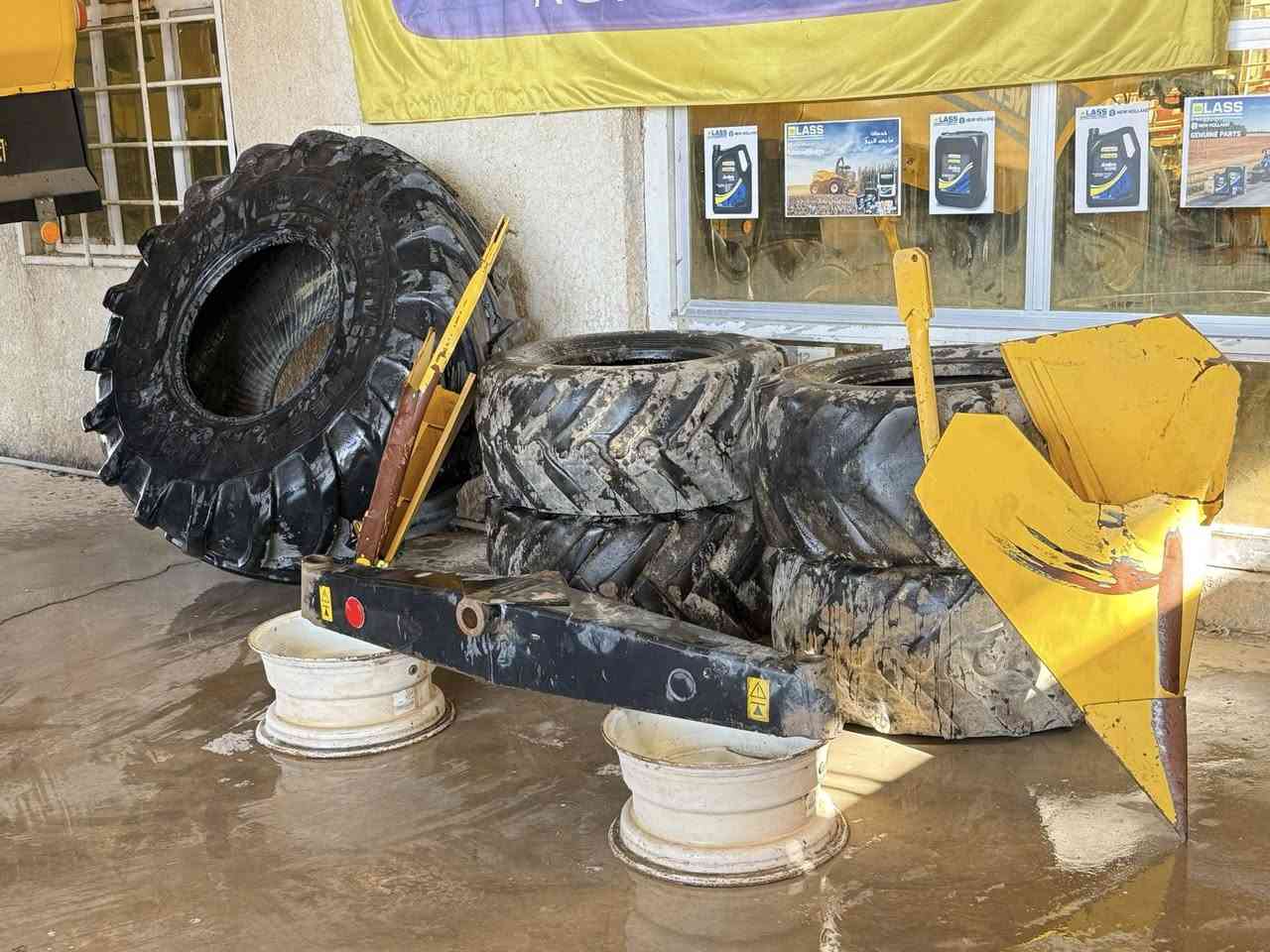 للبيع هوزن خلفي +ويل حجم 18 +اطار حجم 20 زوج +اطار حجم 26 امامي + كفاخات طبله أوربي
***********

***********

محمد فاضل
