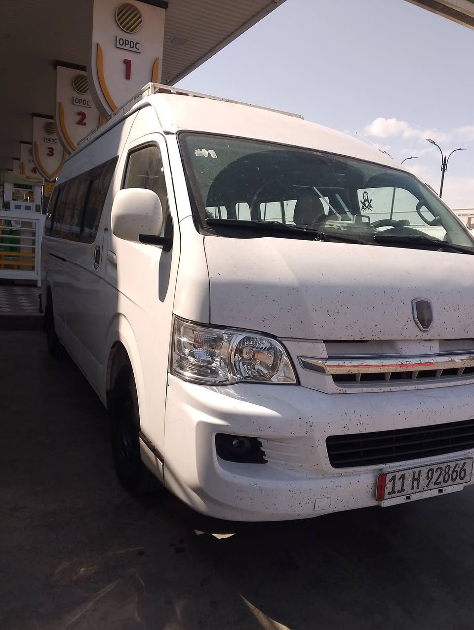 سلام عليكم
جنبي 18 قايش واحد 
السياره بيه الباب مال السائق مبدله وبيه صبغ وموجوده صورة الضربه قبل الصبغ 
تبريد مكينه كير اكسل تخم تاير كله جاهز سوبايه تزريف درع خلفي باب كهربائي  رقم بغداد سنويه لل 2030 
مكان السياره بابل الاسكندريه ***********
معروضه ١٤٥ وبيه مجال حك الجيه
