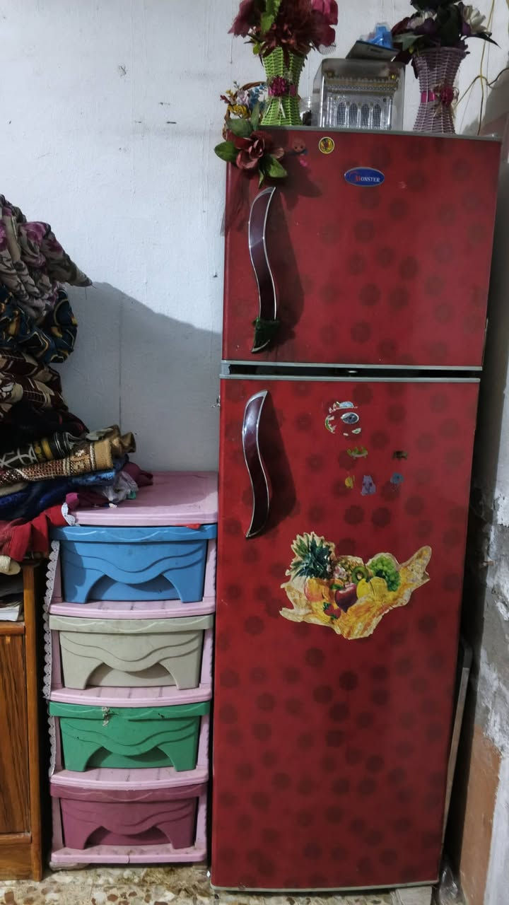 سلام عليكم ثلاجه البيع فريزر شغال فول الثلاجة الجوه تبريدهة قليل الاستفسار خاص او واتساب علا الرقم التالي ***********
