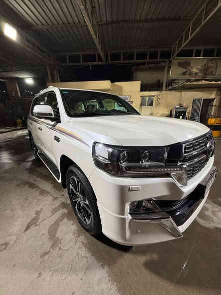 ‏ لاند كروز موديل 2021 ساز
فول مواصفات بالنسبة لل 6 سلندر محرك 4،600  ، ماشية 110,000 ، سيارة مكفوله من الدعامية للدعامية
‏السعر 61,000$ وبها مجال بسيط 
الاتصال على هذا الرقم فقط ***********
أحمد العربي
