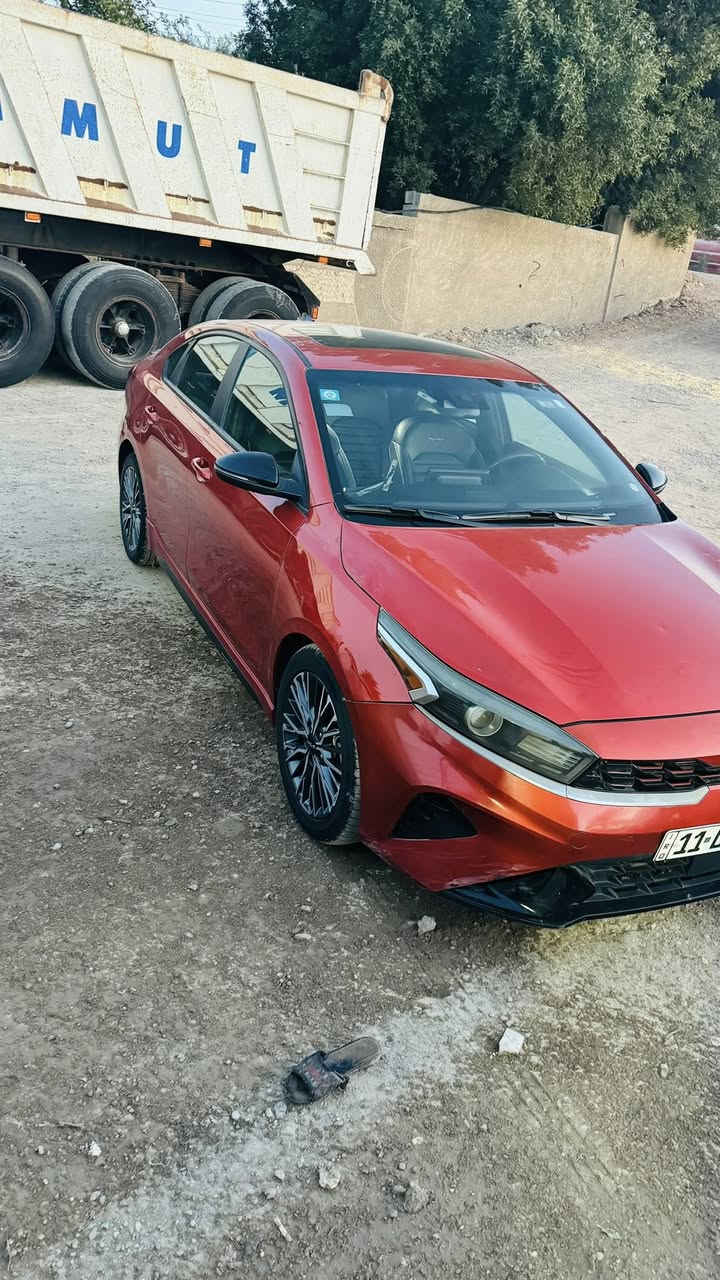 حادثهة امامي موجودة صورة الحادث فقط بنيد مبدل
ماشية 32 الف 
السيارة علا وضع الشركة ما متعوبة 
مكان السيارة بغداد حي النصر قرب الجسر الفرنسي
السعر 145 وبيهة مجال
رقم الهاتف ***********
