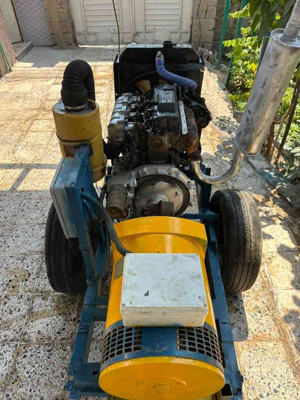 السلام عليكم
مولده كيه بنكو 2701 راس توليد ٢٥ كيفي سنكل محرك  لاتنقيص ولا بخار مولد جاهز عالفحص 
الاستفسار والاتصال 
***********
***********
