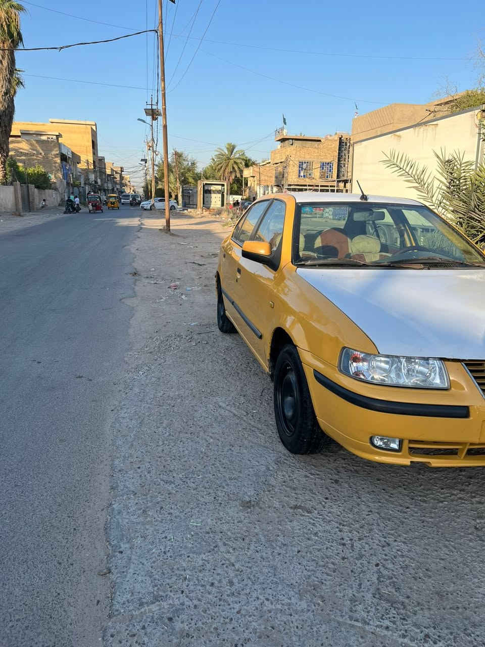 سلام عليكم البيع سمند مديل ١٢السيارة جاهزة وخير من اللة مكينة كير حدادية تخم تاير السيارة بلاديةً لا صبغ ولا ضربة ولا تبديل غرمات هيةً مصفرة رقم بغداد مكان بغداد السعر  34وبيهةًمجال. ***********
