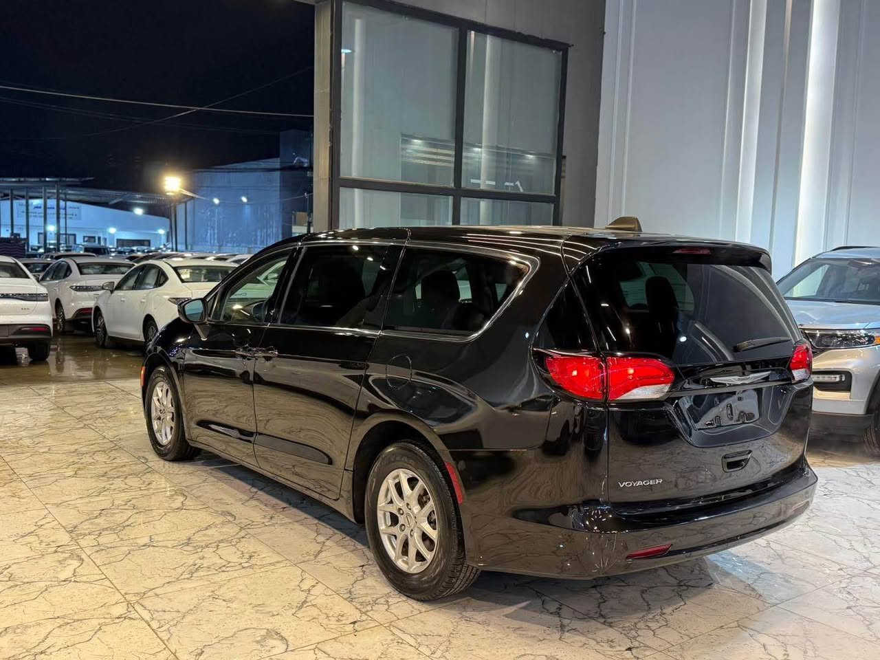 𝑪𝑯𝑹𝒀𝑺𝑳𝑬𝑹  𝑷𝑨𝑪𝑰𝑭𝑰𝑪𝑨  𝑽𝑶𝒀𝑨𝑮𝑬𝑹
موديل  2023
محرك ٦ سلندر 3.6
مواصفات 
بصمة
تشغيل عن بعد
كشنات جلد
كشن تدفئة
كشن كهربائي
ستيرن تدفئة
رادار امامي و خلفي و جانبي
بريك بصمة 
صندوق شفت 
لايت ليد زينون
شاشة كبيرة
برده ابواب
ابواب جانبي كهربائي 
ابواب بصمة
تحكمات ستيرن
بقية المواصفات معروفة
سيارة باب وجاملغ خلفي صبغ
بجم كبس
دعاميات بدون صبغ
سيارة موجود اربيل

رقم شاصي

2C4RC1CG8PR564136

رقم ☎️ 📞 

***********\\\\\\\\\

#𝑪𝑯𝑹𝒀𝑺𝑳𝑬𝑹 #𝑷𝑨𝑪𝑰𝑭𝑰𝑪𝑨 أربيل, العراق
