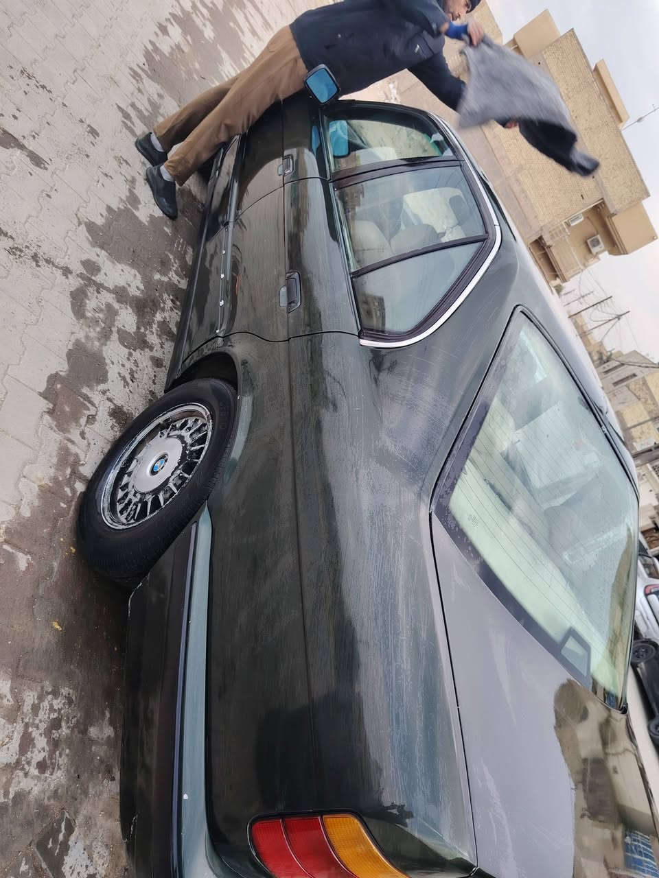 السلام عليكم بي ام 525 موديل 91 سياره مكفوله من الضربه مصبوغه جماليه كيرو مكينه مكفولات رقم صاحب السياره ***********
