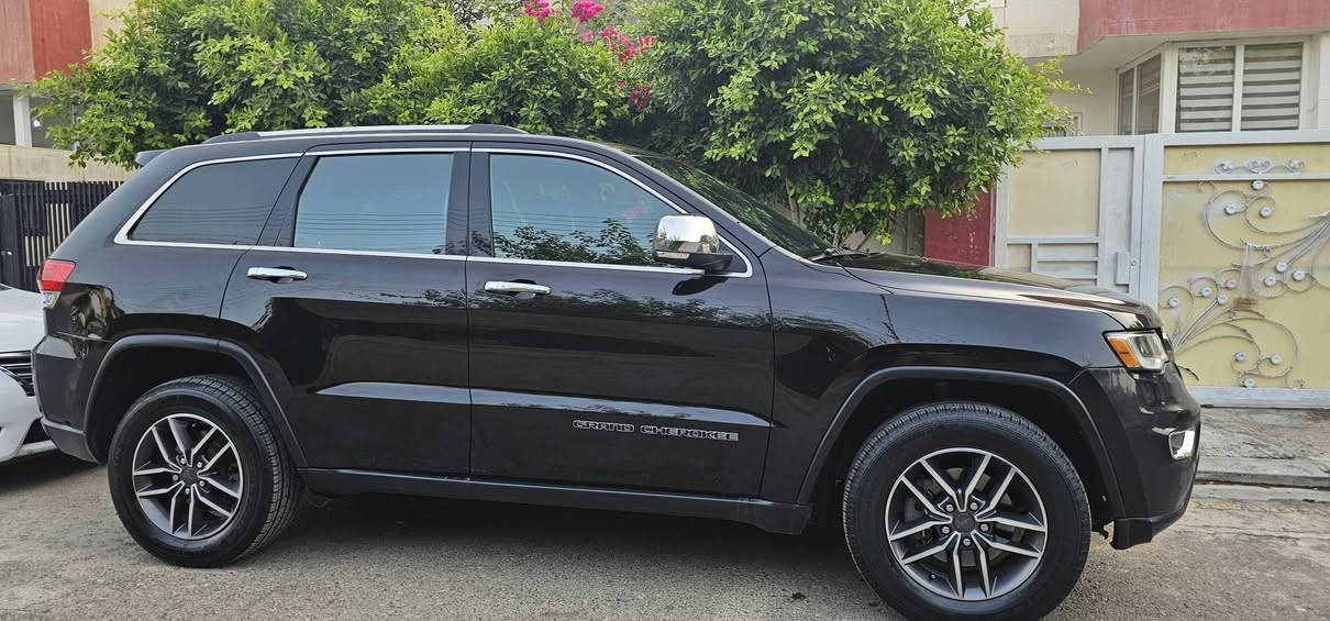 ********عربی*************
الموديل: 2019 ليمتد
المحرك: 3600  V6
ماشية 100,000 ميل
الکير والمحرك غير مفتوحين (ضمان)
بدون إيرباغ
 بها ٣ قطع بدون داخل (البونيت جاملغ السائق  معجون، باب السائق  بس پمپ كلير أمريكي)

فول مواصفات: بصمة تشغيل، فتحة سقف (سلاید)، شاشة كبيرة، أوتو بارك، باب خلفي كهربائي، كاميرا خلفية، رادار خلفي وجانبي، مقاعد جلد أسود كهربائية مع تدفئة، مقود مدفأ، وضعية سبورت

الفحص والبيئة لغاية 11/2026
الموقع: کرکوک
السعر المطلوب: 23,500 دولار

********کوردی*********
مودێل: 2019 لیمتد
cc V6  مەکینە: 3600
100,000 مایل رۆشتوە
گێر و مەکینە دەسکاری نەکراوە
 بەبێ ئێرباگ
 3 پارچە ناوگرتن نیە (بۆنیت و چاملخی سایەق مەعجون، دەرگای سایەق کلیەری ئەمریکایە) 
فول ئۆپشن: بصمە، سلاید، شاشەی گەورە، ئۆتۆپارک، سندوق شوفت کارەبایی، کامێرای دواوە، راداری دواوە و تەنیشت، کشن جلد گەرم و کارەبایی، سوکان گەرم، سبورت مود
11/2026 سەنەوی و ژینگە تا 
 شوێن: کەرکوک 
نرخ داواکراو: $23,500


**إذا كنت صاحب هذا الإعلان وتريد حذفه لأي سبب، رجاءا أرسل رسالة إلى الدعم الفني**