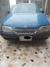 للبيع اوبل اوميكا موديل 1988 محرك 20 كير اوتماتيك رقم كركوك 0770855040...