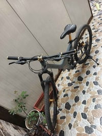 باسكل للبيع الهيكل ضعيف حيل بس بي هذا العطل قفلو 75 ألف تايرات جدد  07...