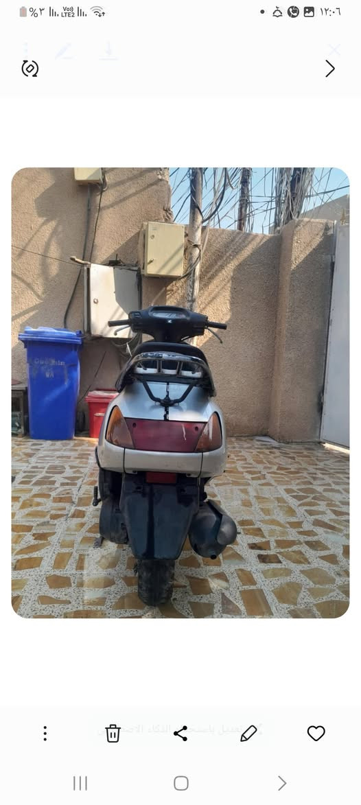 السلام عليكم دراجة هونده سببسي ياباني بلاد سرعة ١٠٠ نكره سلف وهندر مكينة ناعمة خير من الله شلعة ومعدل تخم تاير جديد باتري جديد دبلات بلاد لايت بك لايت اشاير السعر ٤٠٠ بيه مجال بصيط الاتصال ***********
