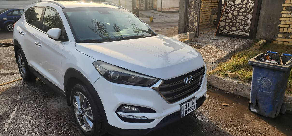 السلام عليكم رمضان كريم توسان خليجي موديل ٢٠١٨ بدون ضرر فقط صبغ ربع البنيد بدون اي دواخل من جهة الايت اليسار باسمي رقم بغداد  جديد  مواصفات عاية بدون فتحة تحكمات حساسات خلفبة تبريد قطعتين صاج شاشة كامرة كشنات لونين مكينة كير مكفولات مامفتوحات على وضع الشركة جاهزة السيارة السعر ١٨٥ وبيها مجال بسيط للاستفسار ***********
