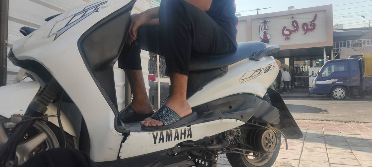 دراجه سكنس نثيه 140  دراجه نضيفه تجي تشوفه بعينك رايدله فقط كلج خلفي فقط انتا وقنعتك تريد تبدل كفرات لاصليه لو لا سلف وهندر وراقه كامله دراجه رايده ب350الف وبيه مجال قليل مكاني زعفرانيه جسر ديالى رقم *********** شغال وتساب
