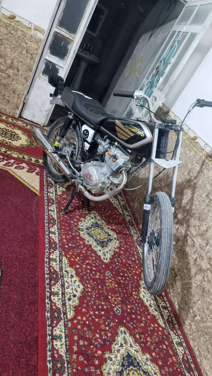 عمي سلام عليكم دراجه للبيع تعمير 25 كله اصلي محرك مامفتوح برغي  دراجه خير من الله مالت جناي مامغسوله تره مكاني شاميه  وشراي بي خير ويدلل السعر ب 550 وبيه مجال لطيبين هاذه رقمي للتواصل *********** 🙂🌹
