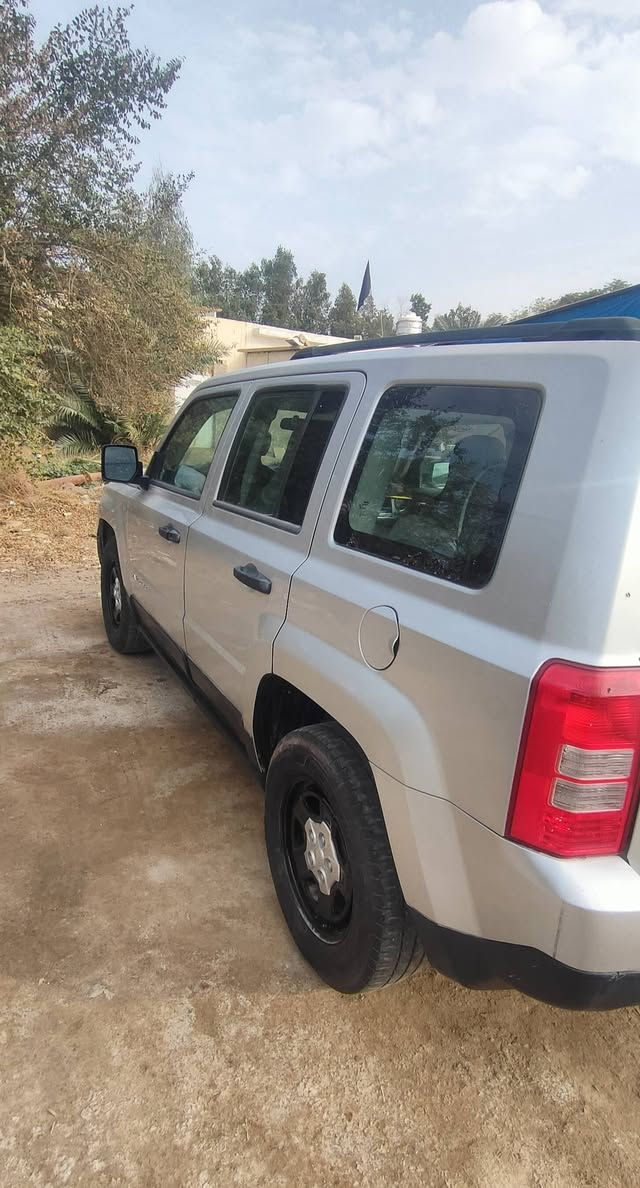 سلام عليكم جيب باتريوت 2011رقم نجف مميز 3ارقام فقط  
المواصفات الاعتيادية تبريد شغال ثلج 🌧

تخم تاير جديد دوشمه جديده 

سيارة ماشيه 81 ميل حقيقي شرط 

كير ومحرك مكفولات والقطعة التبديل شرط وكالة 

سنوية بعدهي ماساقطة صور سونار بالمنشور للاتصال *********** السعر 95
