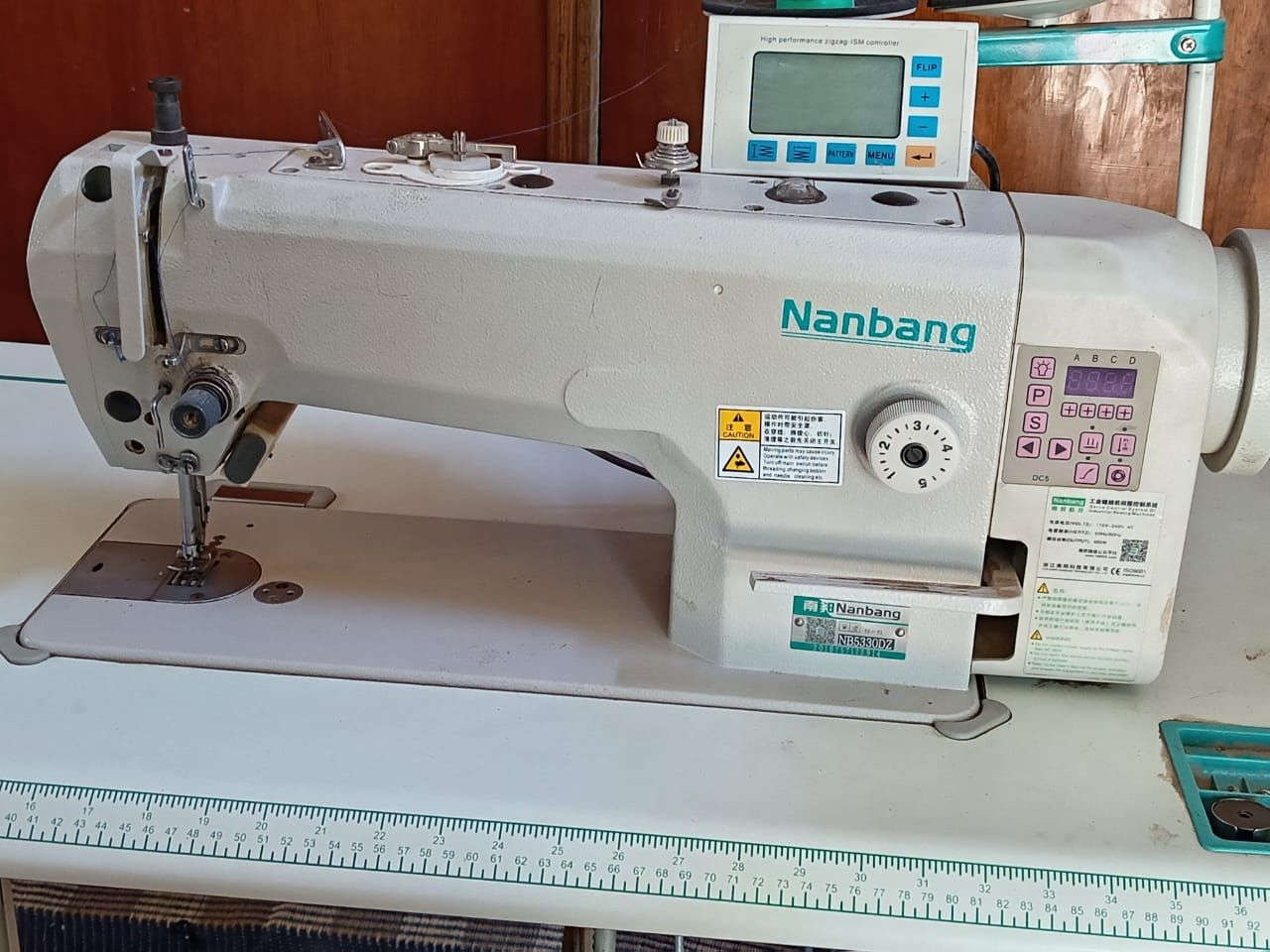 السلام عليكم 
للبيع. ماكنه صناعية
خياطه وتطريز بيها 190 نقشه 
مكينه جداً نضيفه واستعمالها كلش قليل (اخت الجديده) 
سعرها 850 وبيها مجال حگ الجيه. توصيل ماعندي. انت تجي تفحص وتشوف بعينك وتاخذها. 
عنواني بابل _ جبله 
للاستفسار اكثر 
***********
***********
