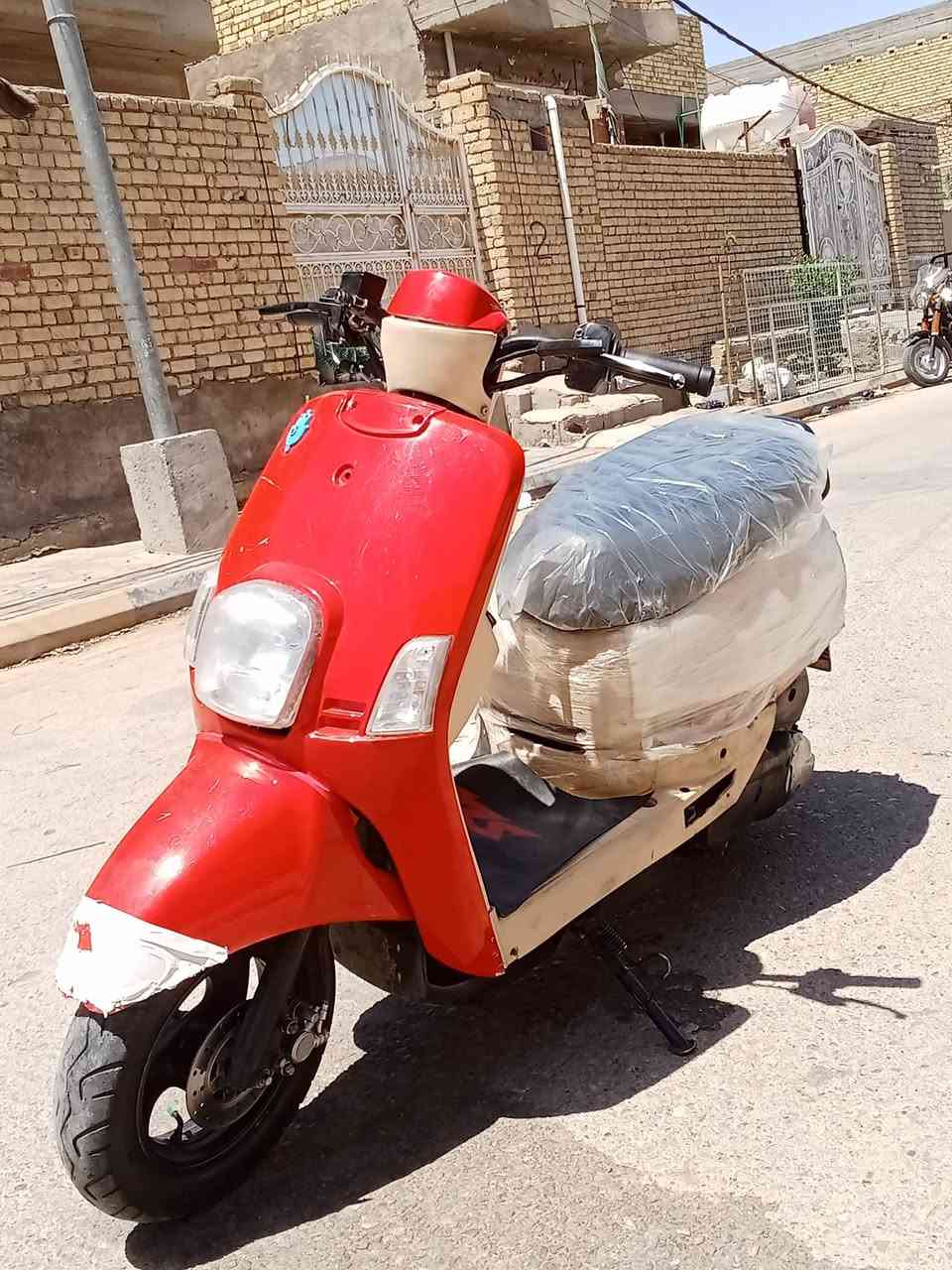 السلام عليكم دراجة ماكس بوليسي للبيع او مراوس بـ4 گير  عوزها بس كلچ خلفي وقايش السعر خاص او تصل ع الرقم ‏‪0787 892 7896‬‏
