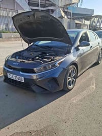 كيا فورتي 2023 صبغ ٥ قطع جاملغ وبنيد وصفحت صدر كما موضحه بصور اشاير بل...