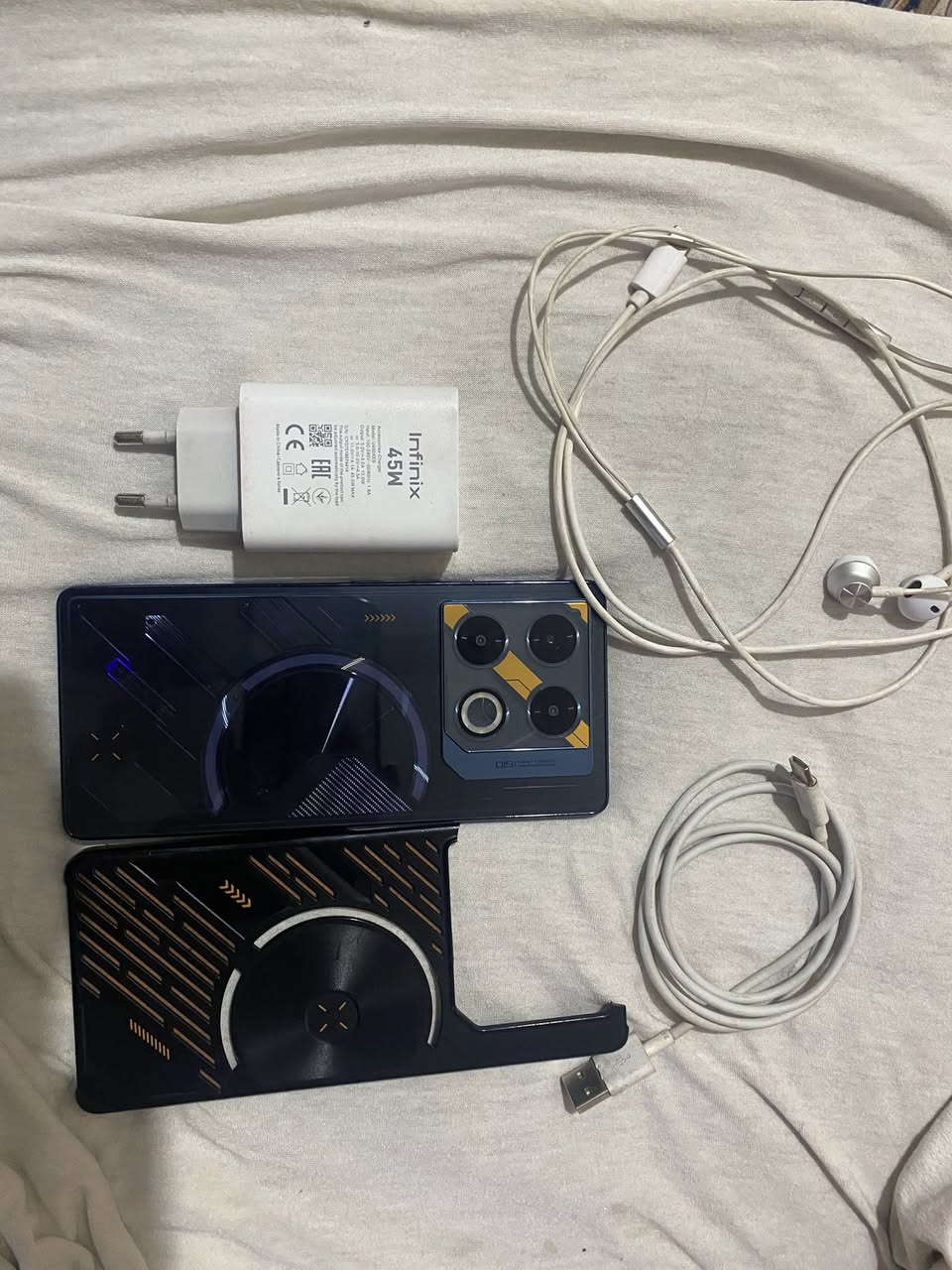 � للبيع Infinix GT 20 Pro
🔹 الجهاز نظيف جداً، استعمال خفيف
🔹 ما بيه أي مشاكل نهائياً
🔹 كلشي يشتغل تمام (شاشة – بطارية – أداء)
🔹 ويا الشاحن الأصلي + السماعة
🔹 سبب البيع: عدم الحاجة

💰 السعر: 330,000 قابل للتفاوض البسيط
📍 المكان: (بغداد)
📞 الاتصال: (***********)
