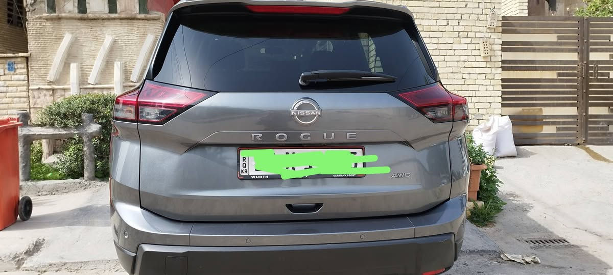 بسم الله الرحمن الرحيم
 اللهم صلّ على محمدٍ وآل محمد 
السلام عليكم و رحمة الله وبركاته 

للبيع..
نيسان روج 2024 الشكل الجديد 
محرك 3 سلندر.. 1500 توربو ..فور ويل Awd
201 حصان.. رقم اربيل السيارة باسمي رقم وسنوية وهزة جديدة.. دهن توتاشي اصلي وكالة+ بانزين محسن 
ماشية 35.494 كيلو متر .
شاشة كاميرا 
حساسات ورادارات 
 ونقطة عمياء 
أوتو هولد ..auto Hold
اوتو ستارت autoStart
تحكم استيرن مثبت سرعة
لايتات امامية زنون بلادي 
لايتات خلفية ليد بلادي 
تبريد قطعتين 
وضعيات القيادة...
1. اوتو.. Auto 
2.ايكو.. Eco
3. سبورت .. Sport 
4. سنو.. Snow
5.اوف رود .. off road
حادث السيارة 
بابين مبدل بلادي شركة... السايق وخلف السايق 
البجم الامامي والخلفي كبس..
السيارة جديدة جداً وشرط التحويل 
موجودة السيارة بغداد.. البنوك 
السعر... 165 .. ومجال بسيط 
للتأكيد السيارة بأسمي رقم اربيل شرط التحويل 
صور الحادث موجودة 
رقم الهاتف... ***********
واتساب
