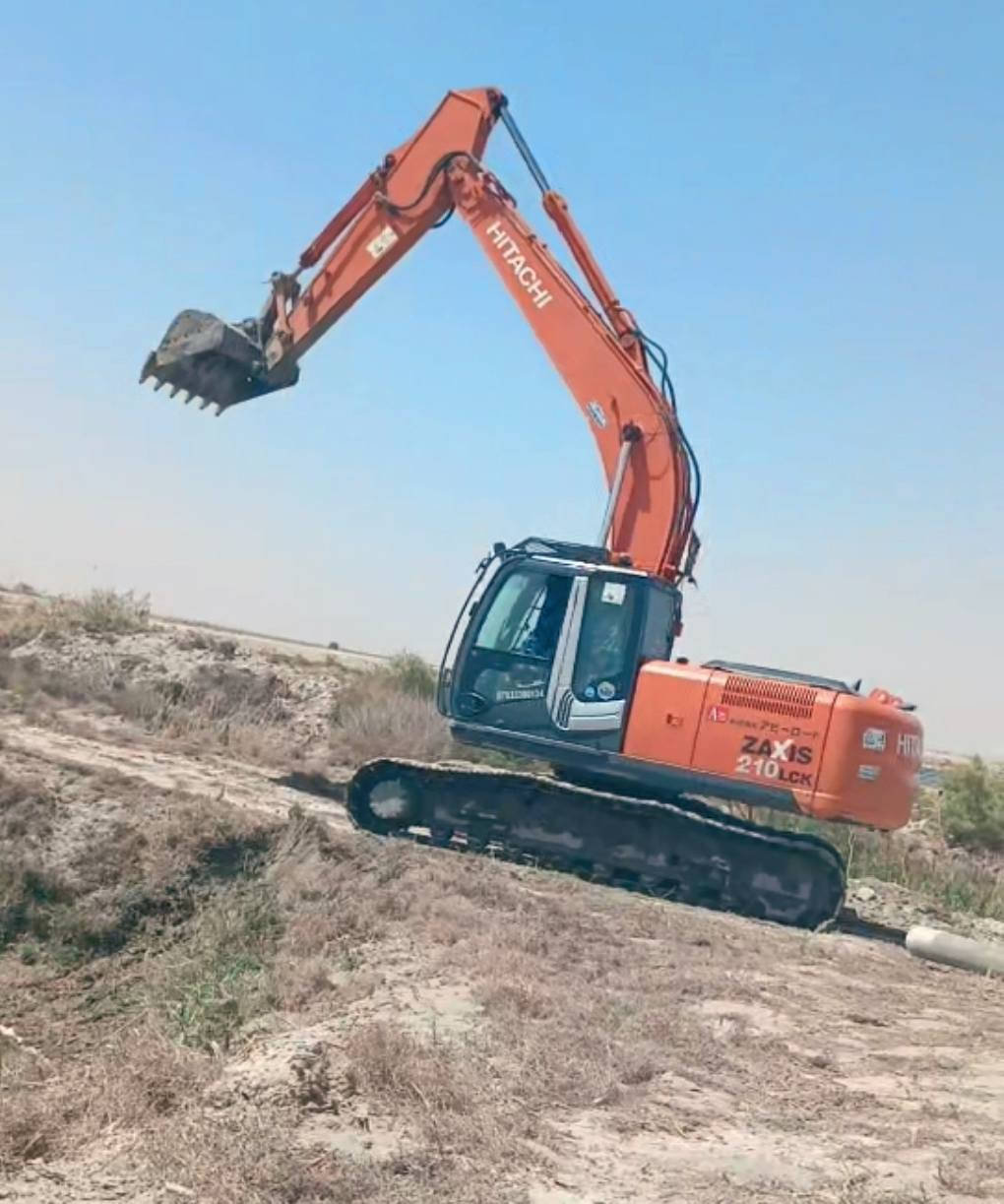 سلام عليكم للبيع زت ثري ياباني موديل 2014حجم 210الصي8روله مسسه نقار كفاله عامه  الاستفسار📞 ***********
