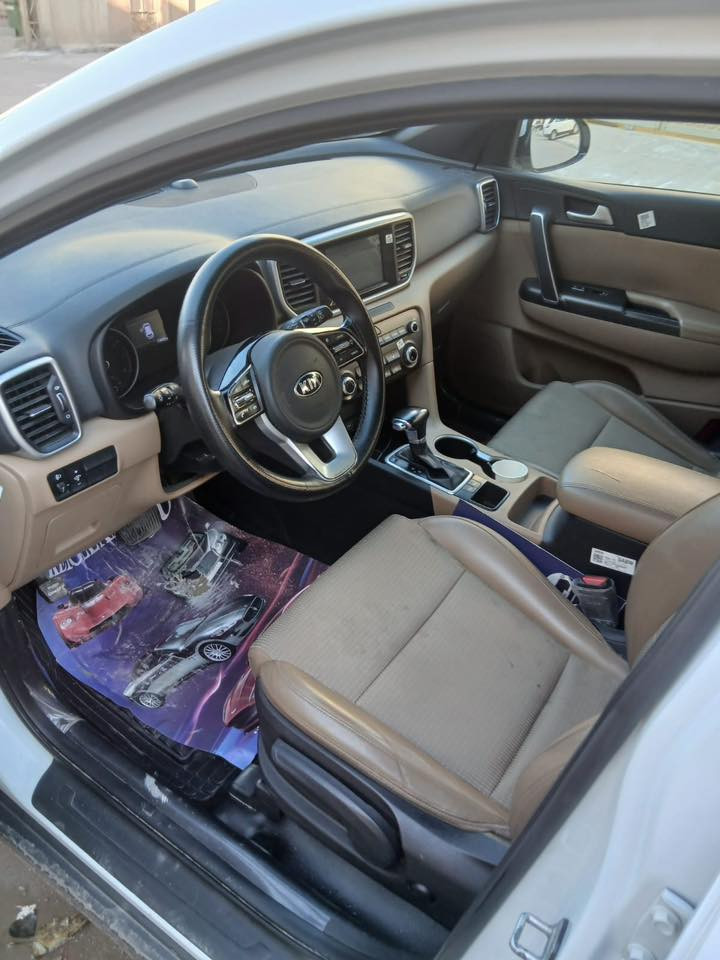 سبورتج 2020 جديد خليجي ماشيا 72 الف السياره جديده مكفوله ربع الدعاميه صبغ ابيع على السونار حساسات  تحكمات نفكيشن شاشه كبيره السعر188 ورقه رقم بغداد سنويه جديده هزه جديده بسمنا *********** السياره موجوده بالسيديه
