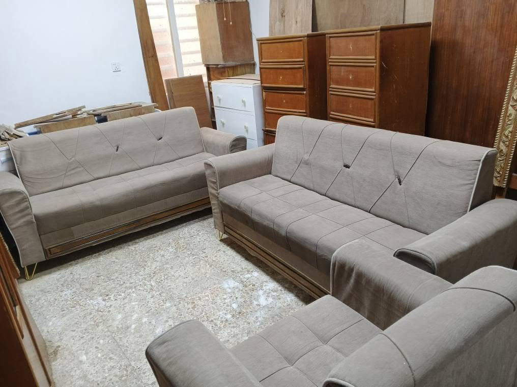 يالله للبيع تخم مابي يشي ثنين كبار وحده صغيره نضيف سعره 175 بي مجال للشراي مكاني نجف حي مكرمه قرب مركز وفاء تواصل خاص او على رقم *********** النجف, العراق
