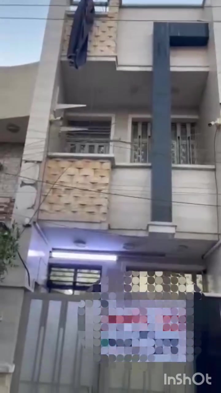 السلام عليكم 

مشتمل للايجار 60م
نظيف كلش مثل مواضح بلفديو 
بي طرمه واستقبال ومطبخ صحيات وغرفه 
طابق ثاني غرفتين 
طابق ثالث سطحين 
مكان حي اور 
ايجاره 650
للاستفسار لاتصال على الرقم الثاني ***********
