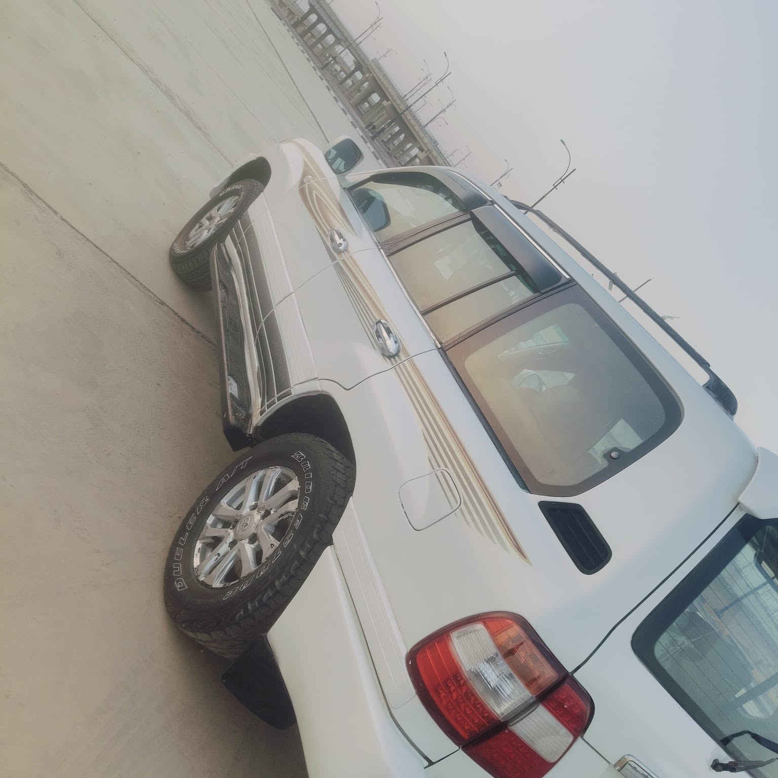 لاندكروز مونيكا 2002للبيع سياره خير من الله مكانها بصره الزبير سعرها 105ورقه وبيها مجال ***********
