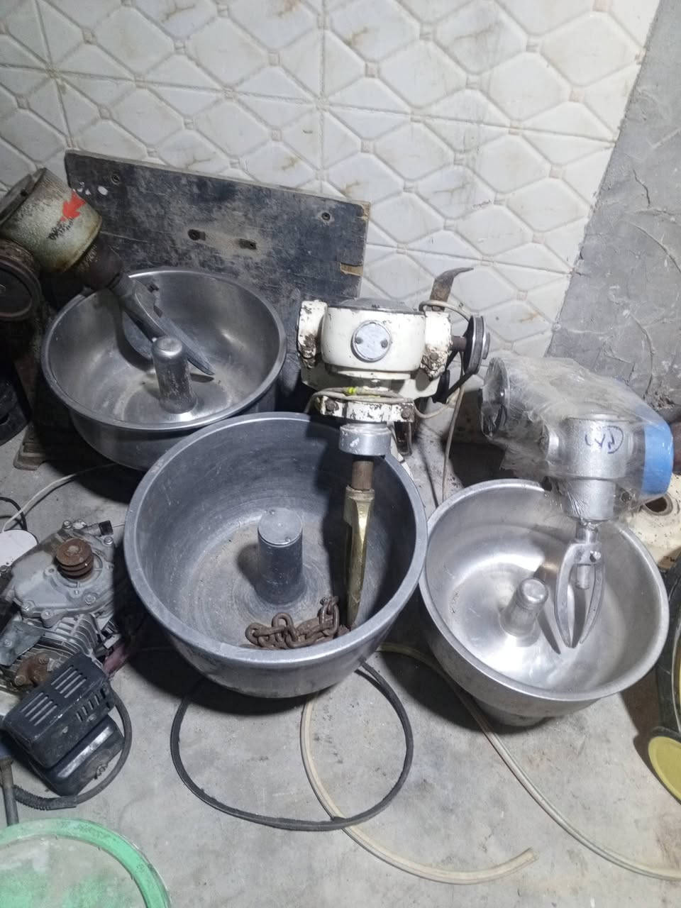 سلام عليكم عجانات للبيع في كربلاء عجان تشيل جيسين ونص وجميع الاحجام***********.  ***********
