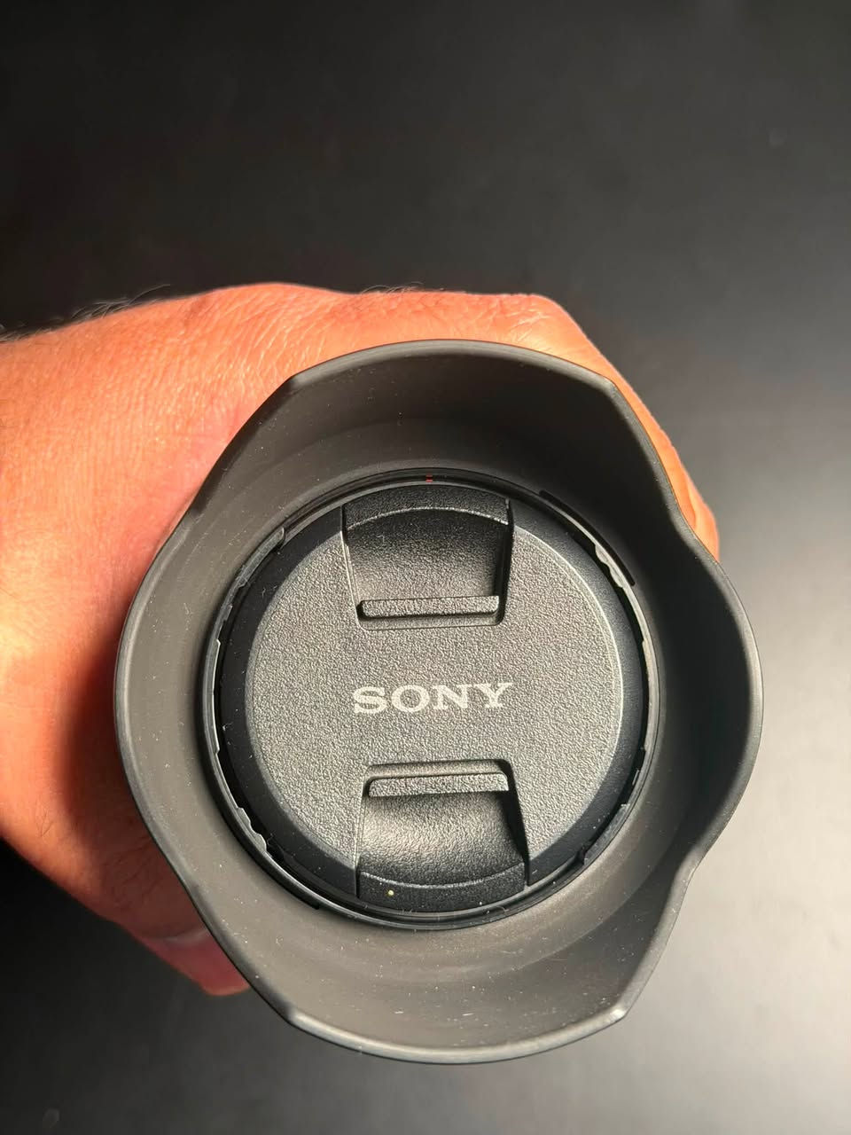 للبيع عدسة Sony FE 28-70mm OSS بحالة ممتازة، نظيفة جداً، نظافة 100% 
فوكس سريع مع مثبت بصري، مناسبة لكاميرات سوني فل فريم، 

للاستفسار عن السعر 

***********
