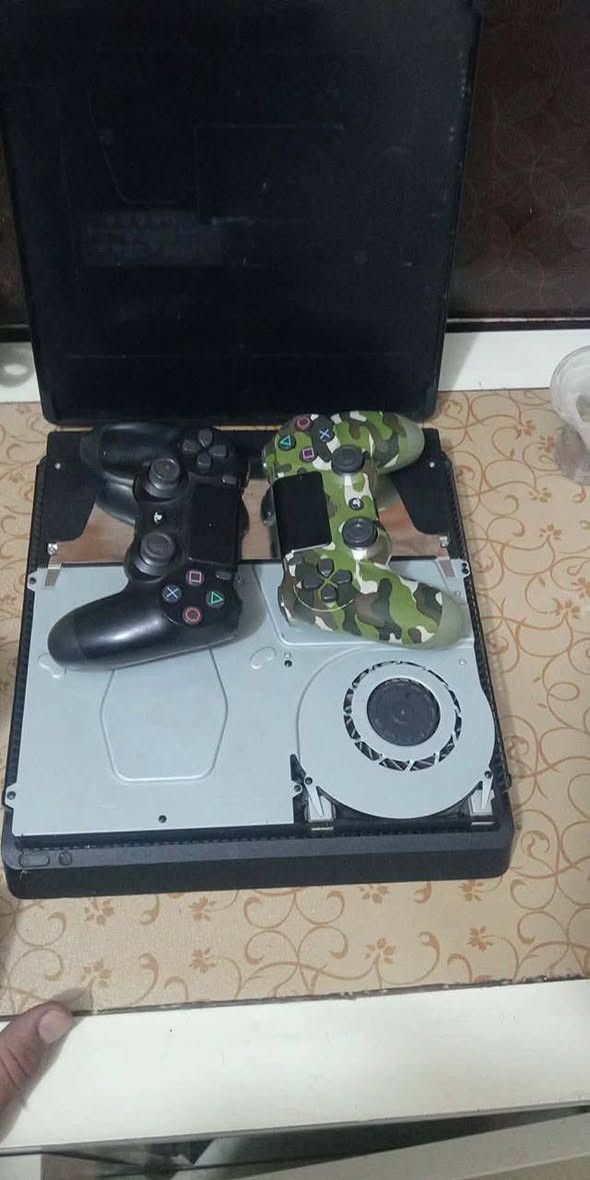 السلام عليكم شباب عندي بلي 4 سلم مهكر مهكر
مهكر قرص ولقرص بعده بداخله يعني تكدر طلعه وتبيعا 50 الف 
ولجهاز نضام 12.00
وبي بيس 2021
وبي جي تي اي 
وماي كرافت وبعد وحده ما اعرف اسمها 
وياء جوستكات 2 وقرص تهكير 
ول جهاز بشوفت عينك مكاني بغداد مدينة الصدر تعال خاص وتدلل


**إذا كنت صاحب هذا الإعلان وتريد حذفه لأي سبب، رجاءا أرسل رسالة إلى الدعم الفني**