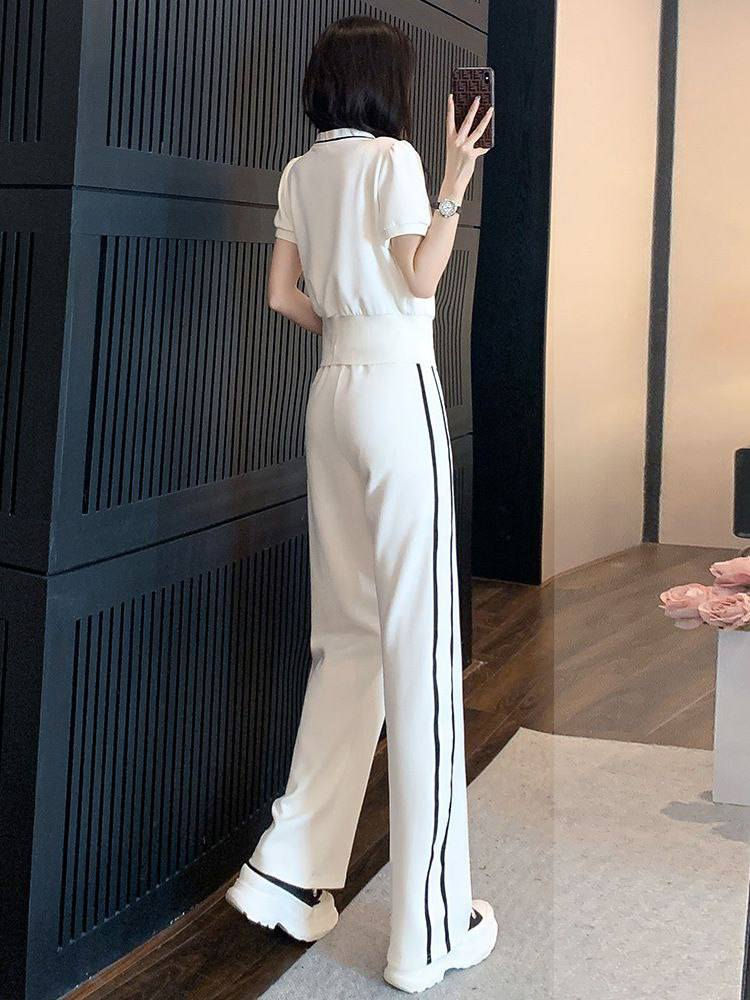 🌿 طقم نسائي صيفي بتصميم كوري بسيط وأنيق
خامة خفيفة ومريحة 
الخامه ليكرا مطاط 
• المقاسات: M / L / XL / XXL
• مناسب لأوزان من 45 إلى 80 كغم
سعر الدرزن 105 ألف فقط


**إذا كنت صاحب هذا الإعلان وتريد حذفه لأي سبب، رجاءا أرسل رسالة إلى الدعم الفني**
