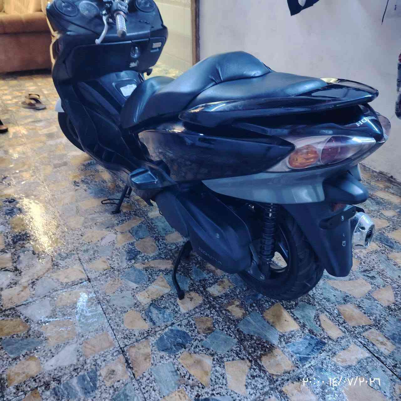 سلام عليكم
فورزى010

دراجه فول مواصفات 

لون اسود ملكي 

اي بياس 

كفرات بلادي 

دراجه مابيه نقص كامله 

s7 

دبلات بلادي امامي خلفي 

مكاني بغداد البلديات 

*********** 

وتحياتي للجميع 😍

