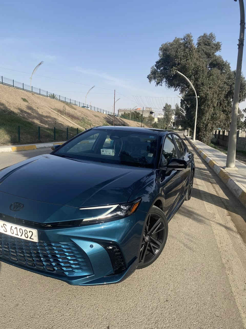 𝟐𝟎𝟐𝟓 𝐓𝐎𝐘𝐎𝐓𝐀 𝐂𝐀𝐌𝐑𝐘-𝐗𝐒𝐄

تويوتا كامري (XSE) موديل : 2025

وارد : امريكي

اللون : ازرق جويتي  

عداد المسافة : 3000 ميل سيارة بعدها زيرو جديده

البجم كلة مغلف PPF

حجم المحرك : 2.5L (4.سلندر) هايبرد

 ملاحطة السيارة : الضربة خلفية بسيطة  بدون شواصي بدون ايرباك صور الحادث بالمنشور موجودة 

التصليح كالاتي:

 الجنطة والدعامية الخلفية فقط صبغ فقط   يعني قطعة وحده صبغ وباقي بارد بالجاملغات الخلفية 

كافة الايرباكات سليمة %100

المواصفات : 𝐗𝐒𝐄

فول فول مواصفات 1/1

نظام مراقبة انتباه السائق Driver Monitoring System (DMS)

فتحة سقف بانورما

داخل ليـــد بيلادي

كيـــج الـــكتـــرونـــي

شـــاشـــة كبير لمـــس

شحن وايـــر ليـــس

كاميرات 5 (امامية ،جوانب ،خلفية )360درجة

ابـــواب  بصمة

بصمة تشـــغيـــل 

تشغيل عن بعد (𝐑𝐄𝐌𝐎𝐓𝐄 𝐒𝐓𝐀𝐑𝐓)

هاند بريك بصمة

اوتو هولد (𝐀𝐔𝐓𝐎 𝐇𝐎𝐋𝐃)

اوتو ستارت (𝐀𝐔𝐓𝐎 𝐒𝐓𝐀𝐑𝐓)

اوتو ستوب (𝐀𝐔𝐓𝐎 𝐒𝐓𝐎𝐏)

رادار امامي (تحديد مسار)

‏‎رادار جانبي (نقاط عمياء)

‏‎رادار خلفي (التحذير من الاصطدام)

‏‎حساسات امامي

‏‎حساسات جانبي 

‏‎حساسات خلفي 

نظام (𝐄𝐂𝐎)

نظام (𝐍𝐎𝐑𝐌𝐀𝐋)

نظام (𝐒𝐏𝐎𝐑𝐓)

مانع انزلاق+𝐀𝐁𝐒

فول تحكم استيرن

استيرن هيتر

كشنات جلد (تدفئة،تبريد)

كشنات كهربائي

كشنات هيتر

تبريد لمس

تبريد مركزي

لايتات 𝐋𝐄𝐃 ليد عدسة زينون

بكلايتات 𝐋𝐄𝐃 ليد

ويل كروم قياس 19

‏‎تفاصيل اكثر الاتصال علی الرقم   

WhatsApp ☎️ ***********
